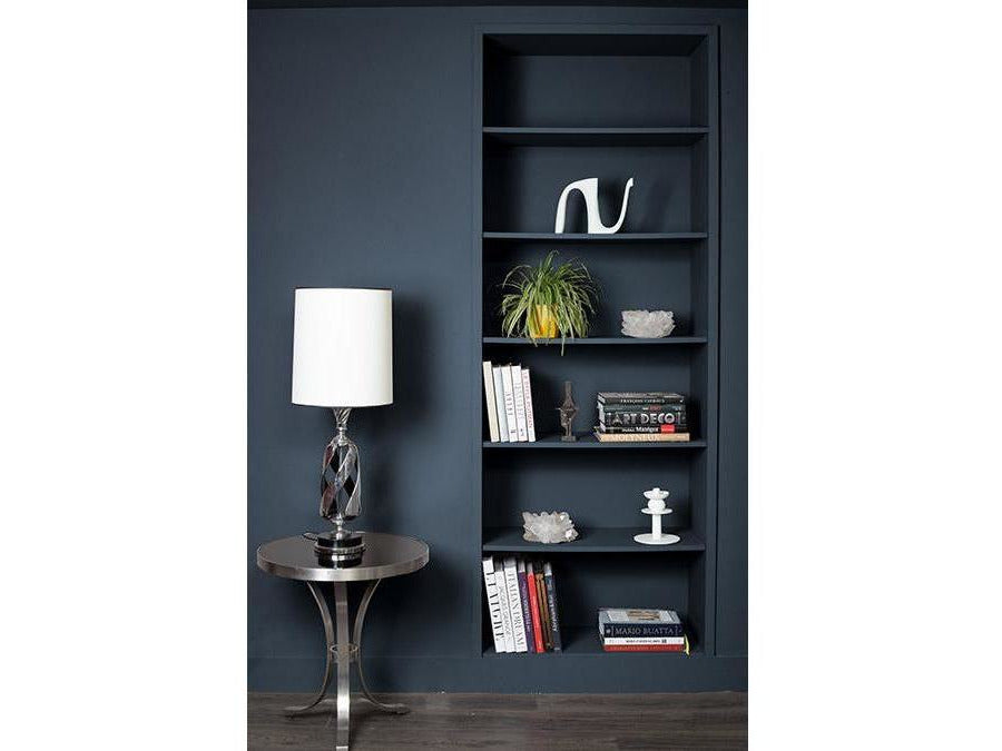 Décor réalisé avec des objets d&#39;art de la galerie Martel-Greiner